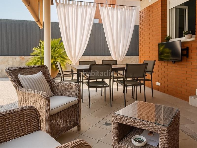 Foto 16f71d4f-7c11-4db6-85b0-f7be20d33ad2. Casa adosada en salvador espriu 1 "casa exclusiva con piscina, jardín, buhardilla y máxima seguridad" en Ripollet