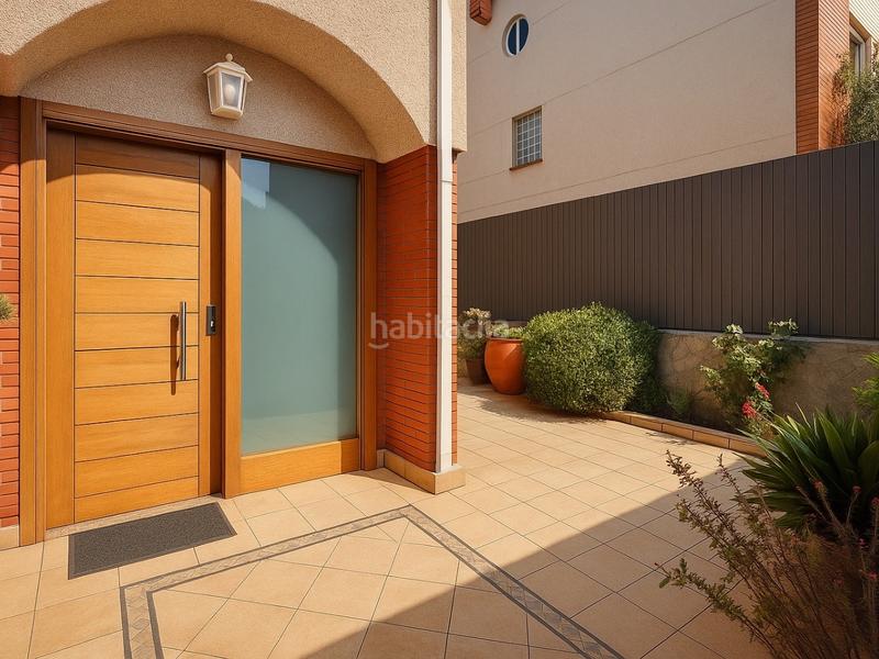Foto 2218bcb0-4b2c-4e67-ae21-ed8c4b079d0e. Casa adosada en salvador espriu 1 "casa exclusiva con piscina, jardín, buhardilla y máxima seguridad" en Ripollet