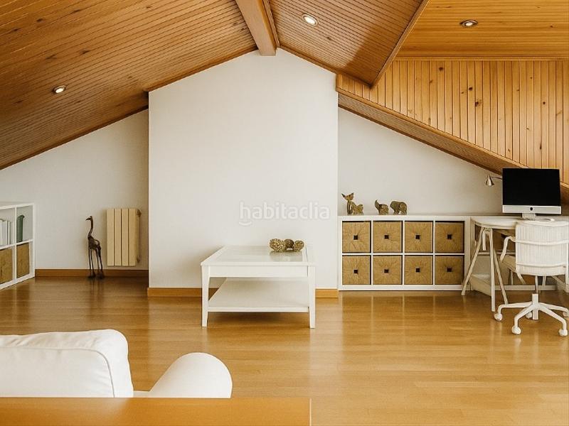 Foto 2a058f4f-0a0d-4d42-9865-a9f5cc3e44e4. Casa adosada en salvador espriu 1 "casa exclusiva con piscina, jardín, buhardilla y máxima seguridad" en Ripollet