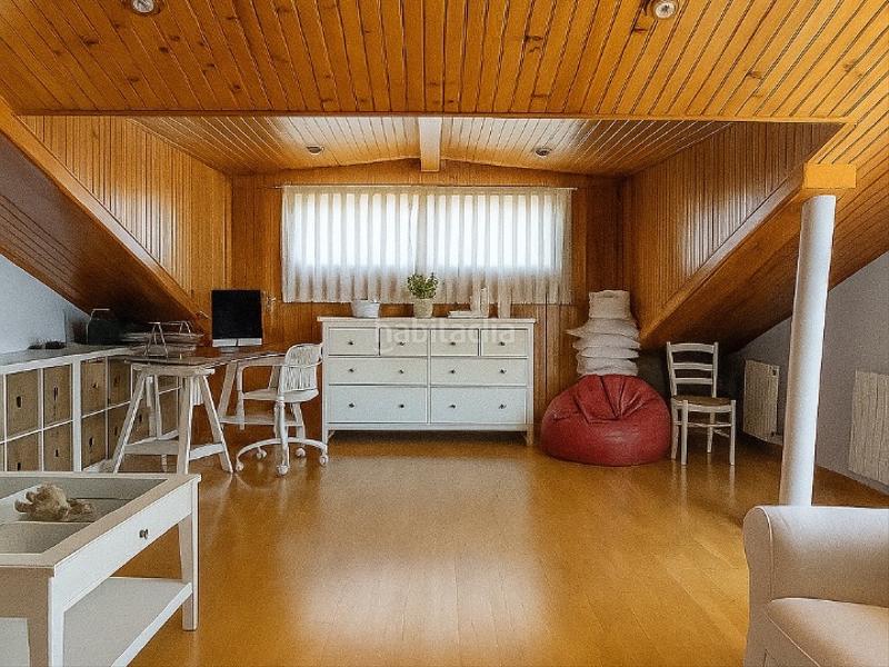 Foto 3a8a6579-f86c-4adb-9bbf-c46bffaf73da. Casa adosada en salvador espriu 1 "casa exclusiva con piscina, jardín, buhardilla y máxima seguridad" en Ripollet