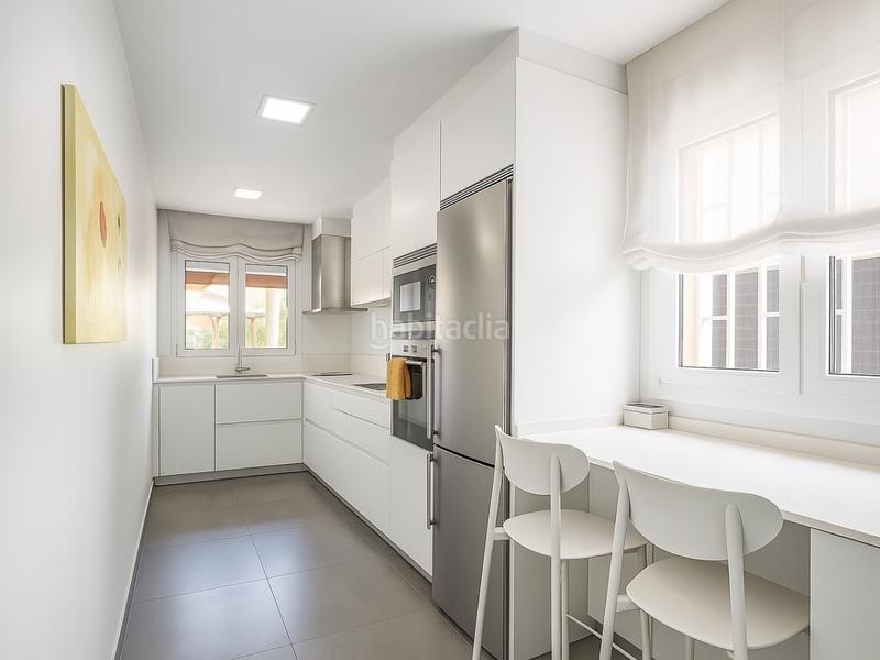 Foto 5691f62e-912b-4726-a682-017aa1f4428d. Casa adosada en salvador espriu 1 "casa exclusiva con piscina, jardín, buhardilla y máxima seguridad" en Ripollet