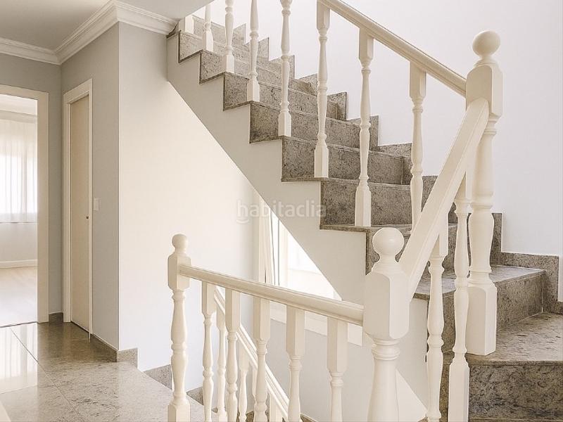 Foto 7456db14-4a28-42a9-a9ea-e8891a9337ca. Casa adosada en salvador espriu 1 "casa exclusiva con piscina, jardín, buhardilla y máxima seguridad" en Ripollet