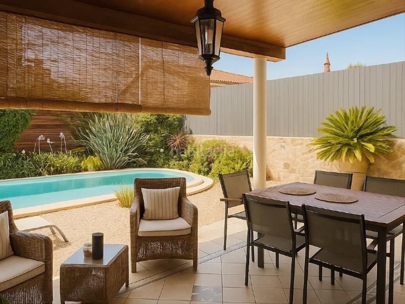 Foto 9857b0c9-fb1f-4328-a290-5bed71712d0d. Casa adosada en salvador espriu 1 "casa exclusiva con piscina, jardín, buhardilla y máxima seguridad" en Ripollet