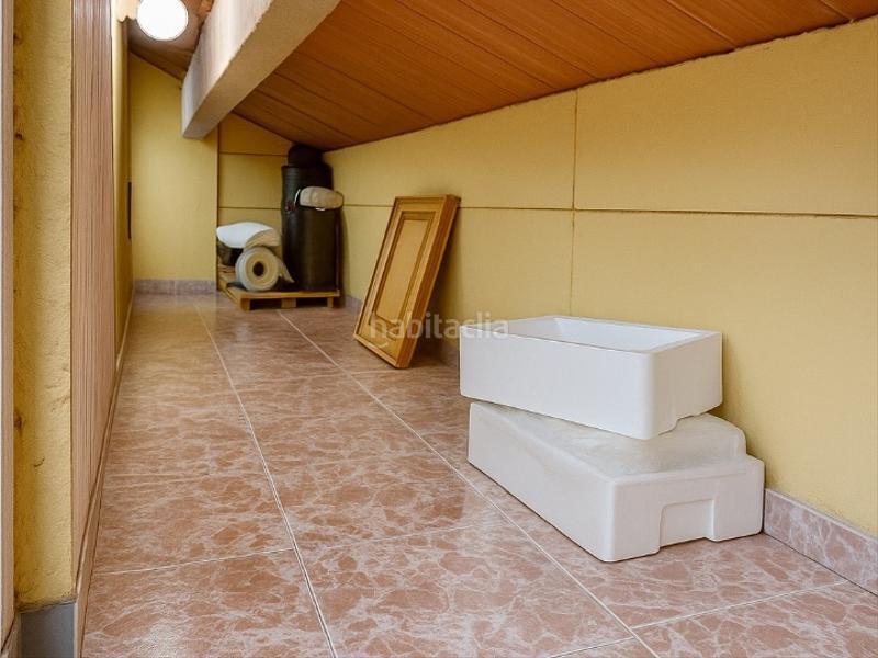Foto 98ca8108-d244-4de6-afdb-536c84b17289. Casa adosada en salvador espriu 1 "casa exclusiva con piscina, jardín, buhardilla y máxima seguridad" en Ripollet