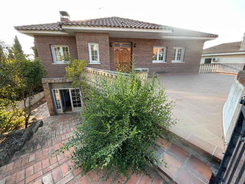 Foto 08410535-9c41-42f3-a29d-782dc78e7676. Chalet en calle de los álamos 5 impresionante chalet en Serranillos del Valle