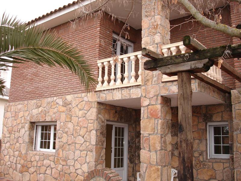 Foto 098ce3a9-8739-4d2b-a10e-e2a20fea3f66. Chalet en calle de los álamos 5 impresionante chalet en Serranillos del Valle