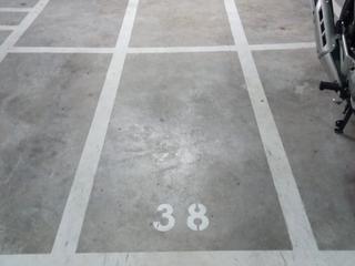 Location Parking moto à Llull 180. Alquiler plaza moto