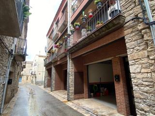 Reihenhaus in Carrer del portal 30. En venda 3 cases adossades amb garatge i dos plantes d’habitatge