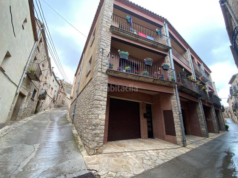 Foto 6aab70b0-9b6f-4c09-b004-5356f705d5da. Casa adosada en carrer del portal 30 en venda 3 cases adossades amb garatge i dos plantes d’habitatge en Guimerà