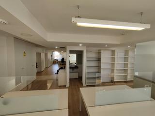 Rent Office space in Plaza urquinaona 6. Oficina en torre emblematica de plaza urquinaona