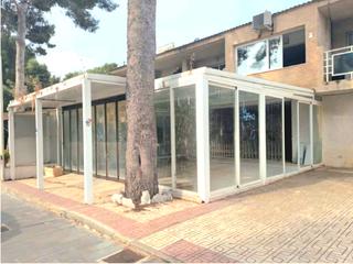 Local commercial à Avinguda provensals 27. Local convertible en vivienda