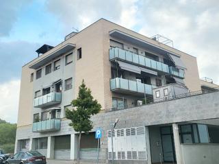 Location Appartement à Av. filadores 11. Piso ideal y funcional.