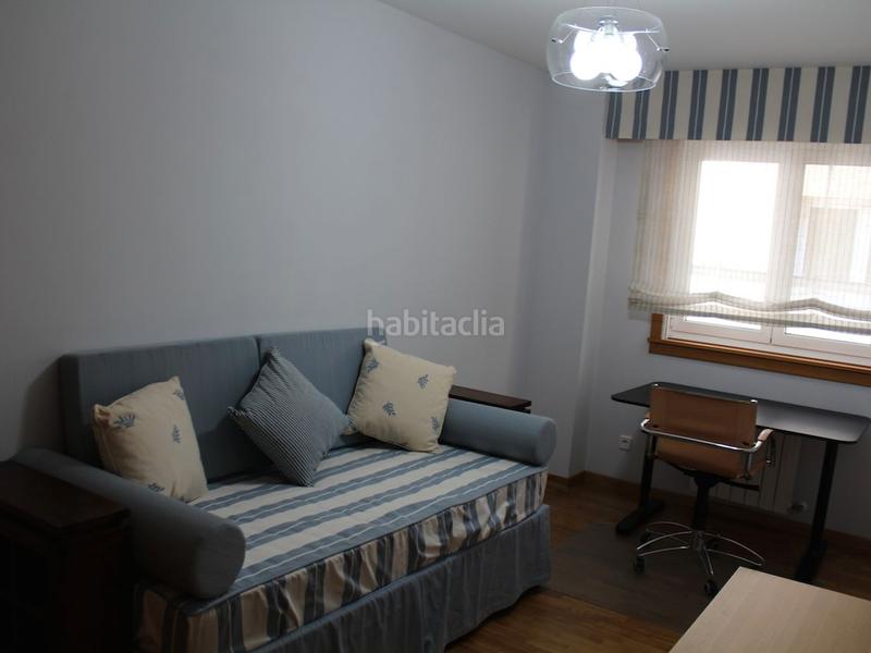 Foto 2c6e569b-b0da-491b-a580-61fdc18e5bae. Rent flat in picos 10 in Ensanche Coruña (A)