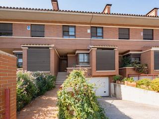 Haus in Carrer ossa major 3. Chalet en la almajada