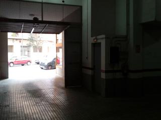 Miete Motorradparkplatz in Carrer d'antoni fabra i ribas 14. Exclusivo parquing para moto