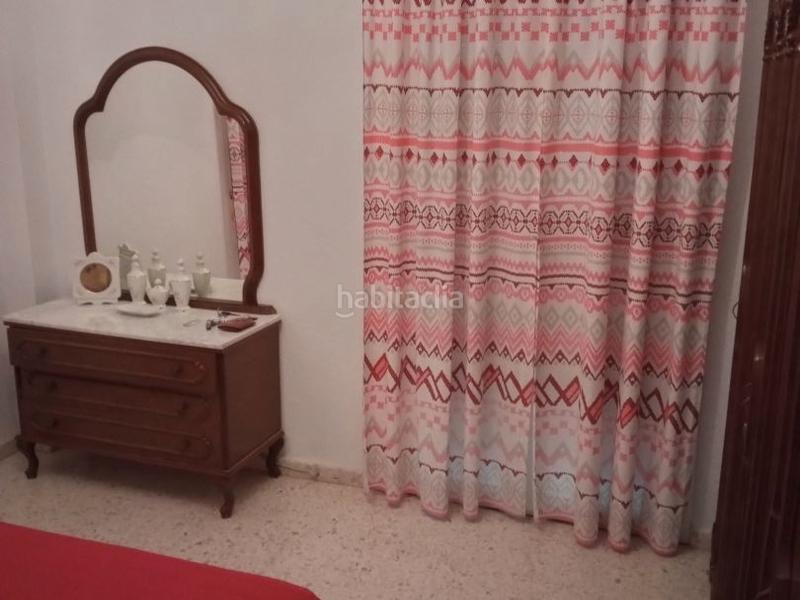 Foto ab132213-74f4-4c8e-b754-7cd83b758845. Piso en calle amapola 1 luminoso piso con 6 balcones en esquina – calle amapola en Moguer