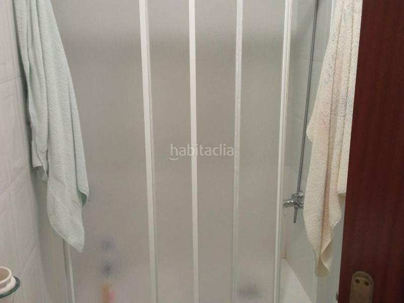 Foto b79e4673-f361-4f55-9348-7487878f8b46. Piso en calle amapola 1 luminoso piso con 6 balcones en esquina – calle amapola en Moguer