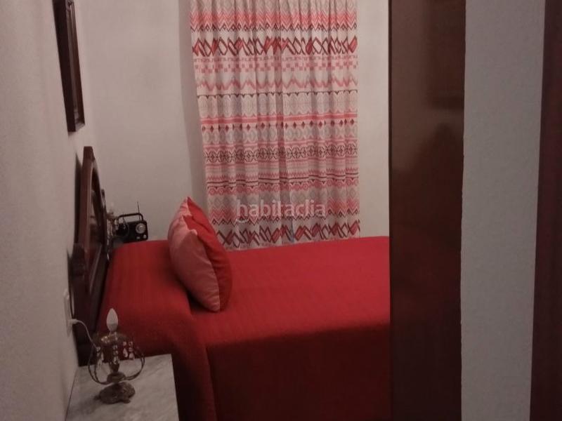 Foto cf692d45-642d-44eb-bffe-a51451445658. Piso en calle amapola 1 luminoso piso con 6 balcones en esquina – calle amapola en Moguer