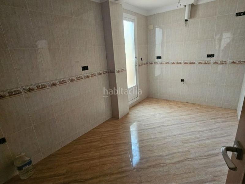 Foto 107e8960-6188-44e5-ad02-e030b081bad2. Casa adosada en parroco domingo perez 25 edificio planta baja más dos plantas en Jamilena