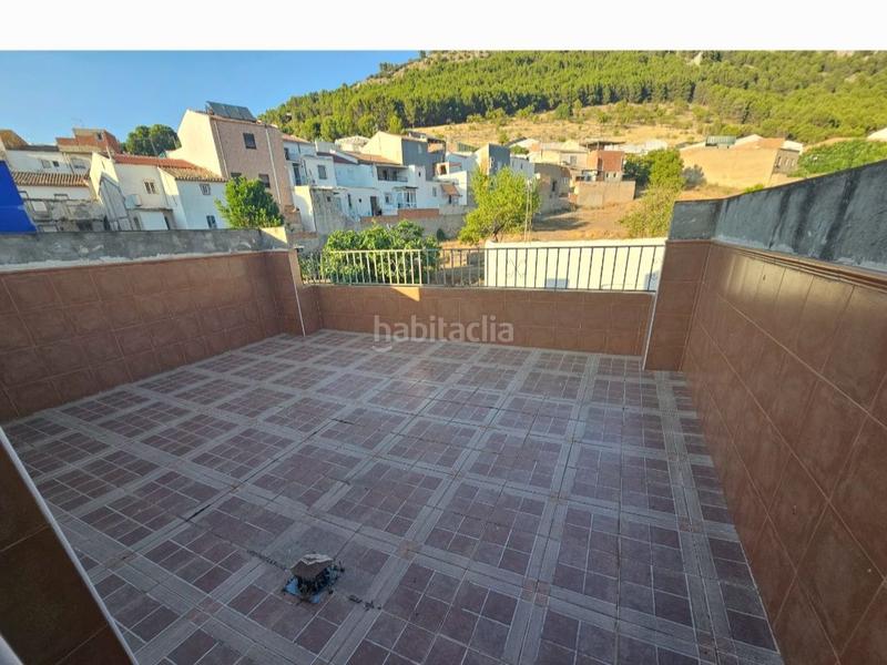 Foto 776e4996-602a-4eab-8d6d-391d90d7e312. Casa adosada en parroco domingo perez 25 edificio planta baja más dos plantas en Jamilena