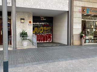Lloguer Aparcament cotxe a Tamarit 122. ¡a pie de calle! parking coche o motos