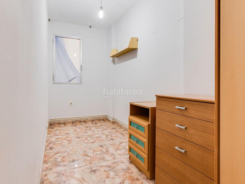 Foto 075e87d4-ef85-4a3f-aa12-8c3588175ee3. Piso en calle salou 8 en Llefià Badalona
