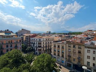Lloguer Oficina a Plaça marquès de camps 17. Es lloga despatx ampli i lluminós al centre – 73 m²