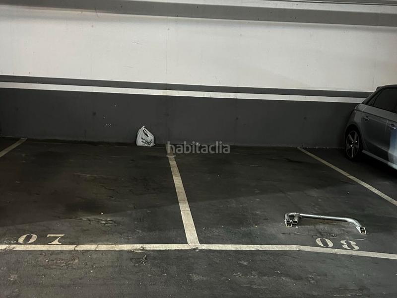 Foto 0a90c544-b6fe-41a4-9f8f-f8e47e88bfcd. Alquiler parking coche en maria josepa arnall i juan 5 parking ancho y seguro en Girona