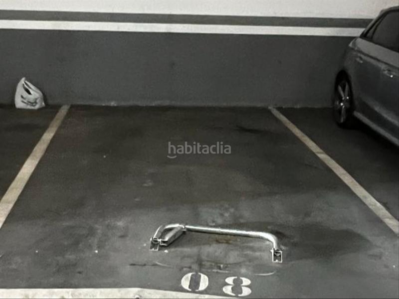 Foto c9c86136-7111-4832-ad4a-be7a3b298176. Alquiler parking coche en maria josepa arnall i juan 5 parking ancho y seguro en Girona