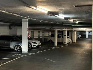 Miete Autoparkplatz in Maria josepa arnall i juan 5. Parking ancho y seguro