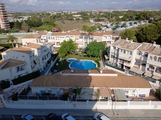 Location Duplex à Juan de la cierva 26. Bonito bungalow duplex en playa de muchavista