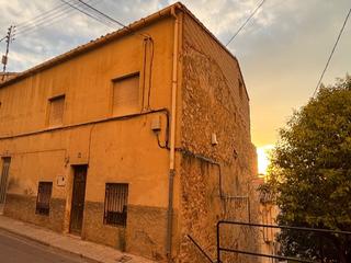 Masía en Calle laporta  18. ?? casa de pueblo en pleno centro de banyeres de mariola – calle