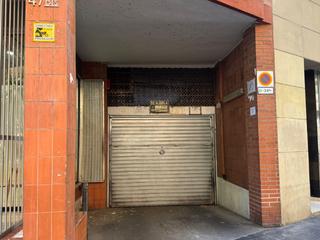 Rent Motorcycle parking in Carrer de ribes 47