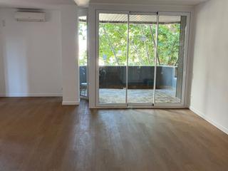 Location Appartement à Rambla 150. Piso esquinero recién reformado con terraza en la rambla