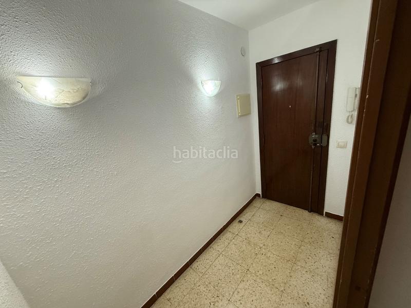 Foto 10fb6b18-dad2-46a2-b9c6-83d2ebdd8ed4. Piso en av santa coloma 30 piso en avenida principal, amplio y luminoso en Santa Coloma de Gramenet