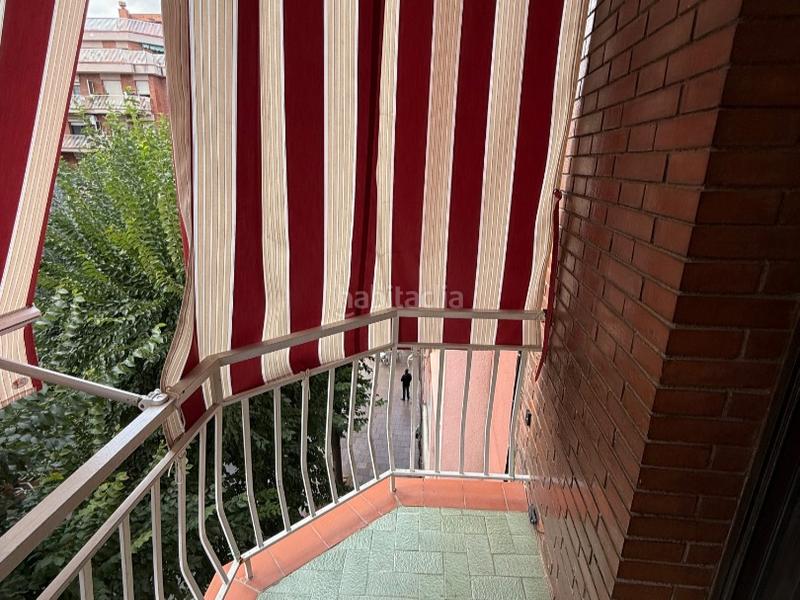 Foto 2e9d7e35-3fa0-4b83-ba7c-3bb10a350a9a. Piso en av santa coloma 30 piso en avenida principal, amplio y luminoso en Santa Coloma de Gramenet
