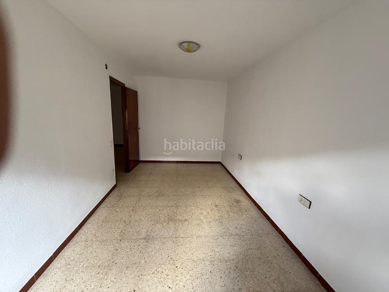Foto 9e601c79-f001-44eb-901e-5e066718973c. Piso en av santa coloma 30 piso en avenida principal, amplio y luminoso en Santa Coloma de Gramenet