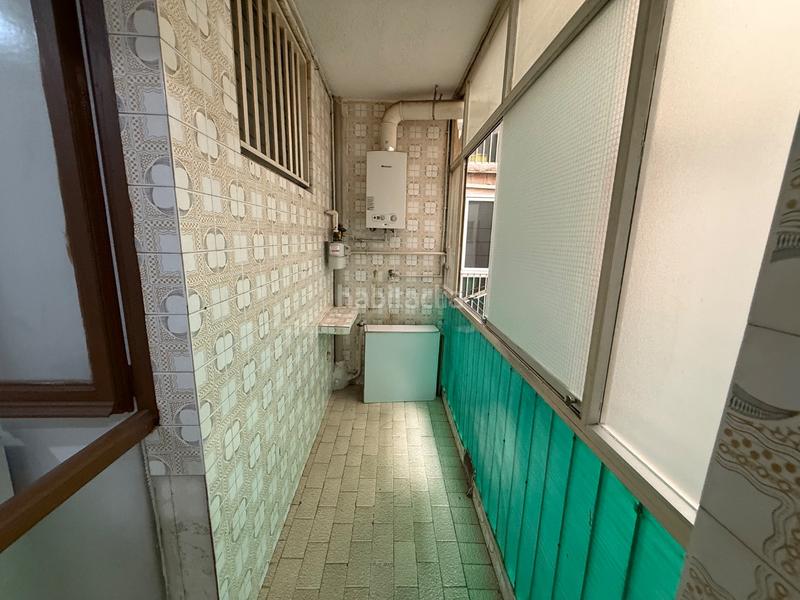 Foto f3fbae8a-838e-40b3-86a0-00ccc964f7e9. Piso en av santa coloma 30 piso en avenida principal, amplio y luminoso en Santa Coloma de Gramenet