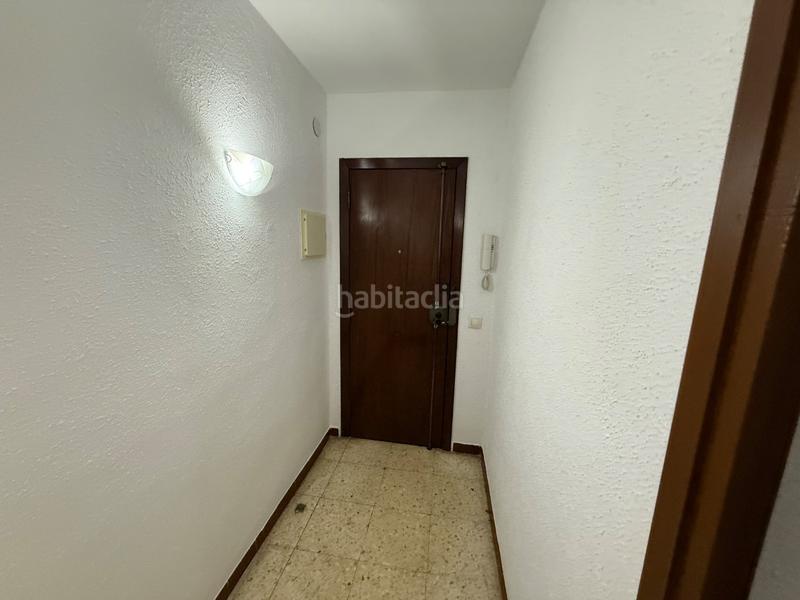 Foto f5e5c3c1-8b1d-47d5-8ba0-3f01e3177837. Piso en av santa coloma 30 piso en avenida principal, amplio y luminoso en Santa Coloma de Gramenet