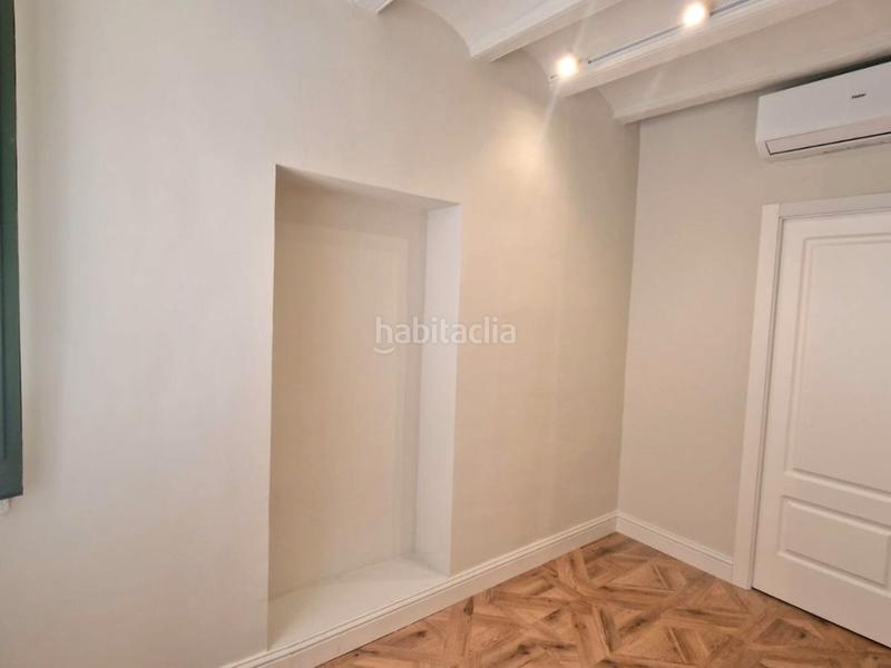 Foto 2552606b-906b-4d64-9c54-7ff27686fe28. Piso en lleona 1 ¡oportunidad única en el corazón del gótico ! en Barcelona