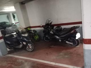 Posto moto in Guash 30. Parking 4 motos en venta