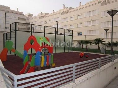 Foto c53ad8f8-8262-47dc-a58d-4c72853285d0. Alquiler piso en avenida de luis alberto de cuenca 70 se alquila vivienda de lujo con parking en Lucena