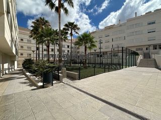Location Appartement à Avenida de luis alberto de cuenca 70. Se alquila vivienda de lujo con parking