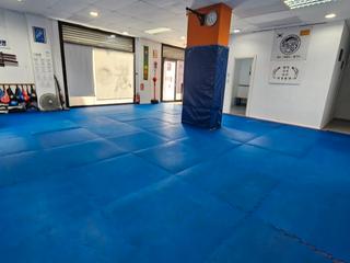 Rent Business premise in Carrer de puigcerdà 219. Buscas sala para realizar tus actividades? artes marciales, yoga