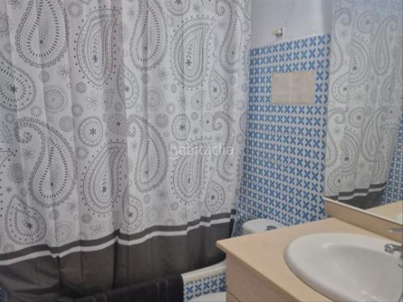 Foto 47d32c7a-e6aa-4184-b3ab-131e18e18d2e. Casa adosada en passatge trident 20 casa esquinera adosada 2 plantas, realmente 2 apartamentos independientes en Ametlla de Mar (L´)