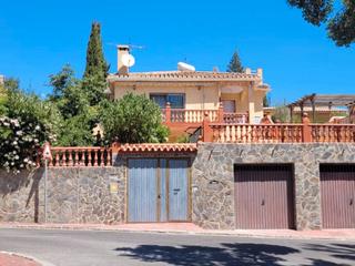 Chalet en Tomillar 47. Magnifico chalet independiente en montealto con apartamento para