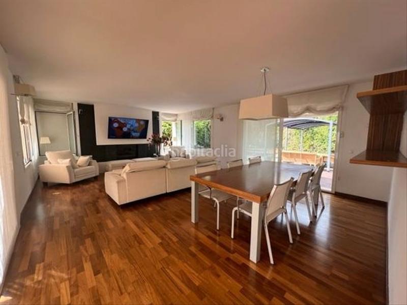 Foto beeeb9f8-b163-4cb2-bddd-0e6c3c2faa68. Chalet en calle comtes de darnius 1 chalet independiente en Vallromanes