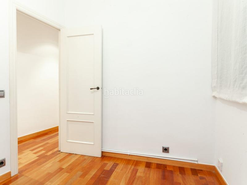 Foto f75bc453-2a20-427d-a478-a000e3963570. Piso en calabria 127 piso en venta en calle de calàbria en Barcelona