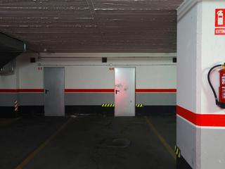 Aparcament cotxe a Avinguda parlament  33. Venta de plaza de parking con trastero