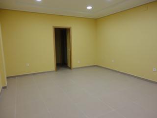 Lloguer Local Comercial a Isabel de moctezuma 17. Se alquila local en moctezuma (cáceres)